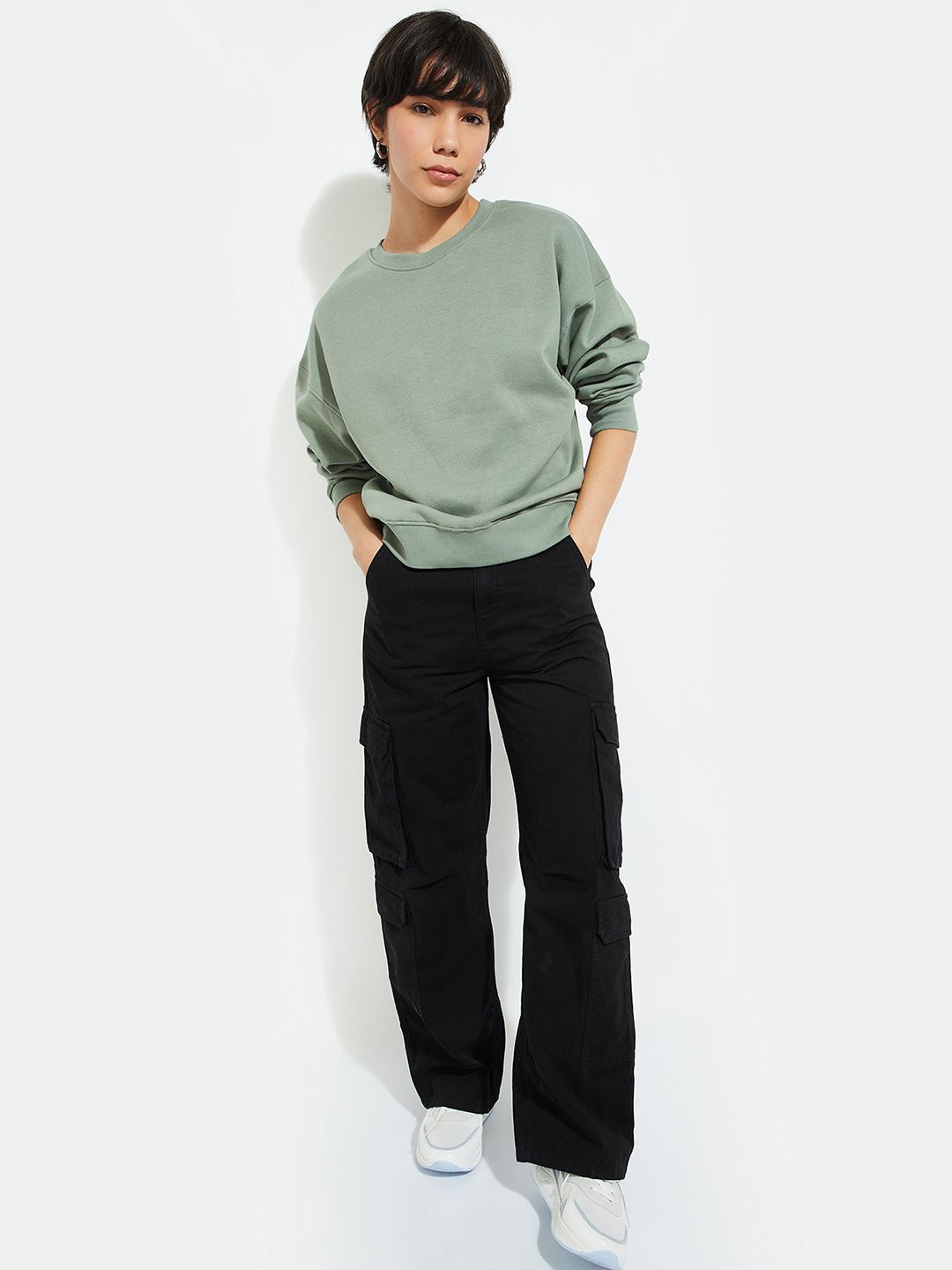 

Max Urb_N Women Solid Oversized Sweatshirt, Green