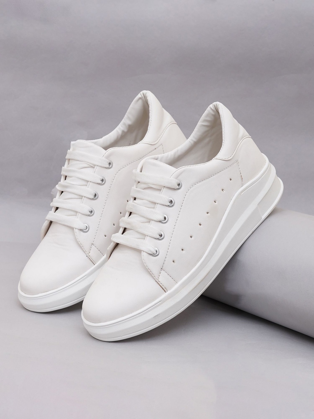 

PLANET WALK Women Lace-Ups Sneakers, White