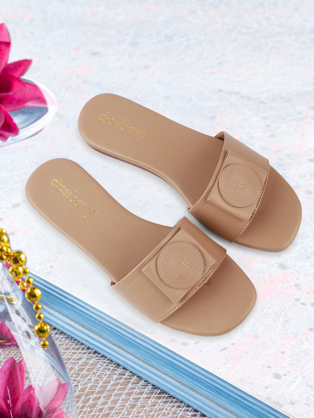 

DressBerry Women Open Toe Flats, Beige