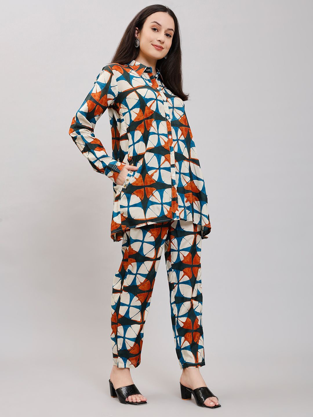 

ZARI Geometric Printed Shirt With Trousers, Brown