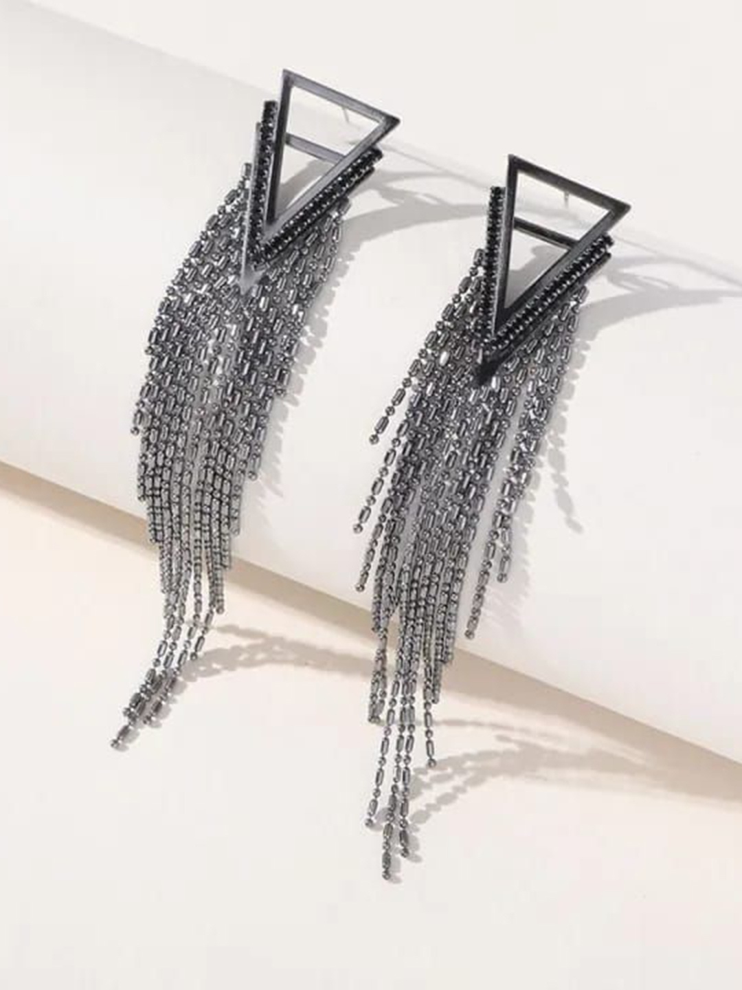 

YU FASHIONS Geometric Drop Earrings, Black