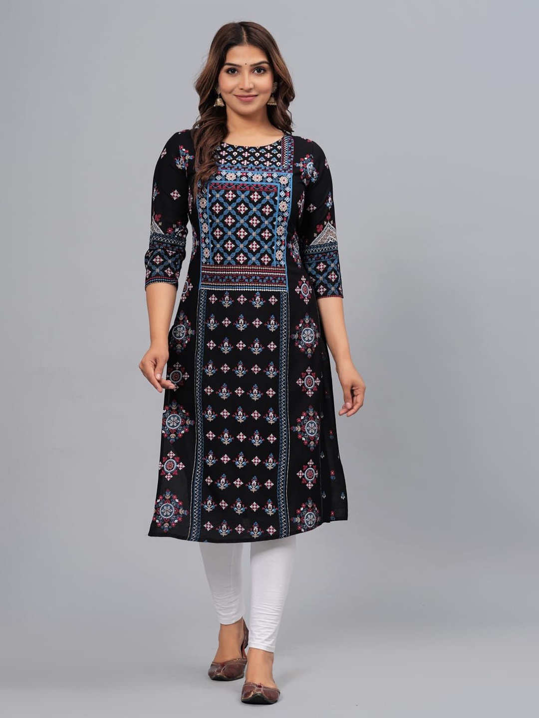 

MILAAV Ethnic Motifs Embroidered Round Neck Thread Work Straight Kurta, Black