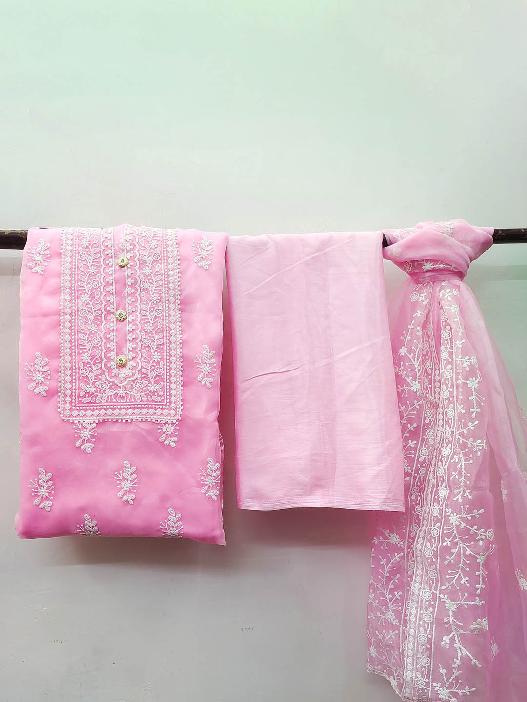 

Maroosh Floral Embroidered Organza Unstitched Dress Material, Pink