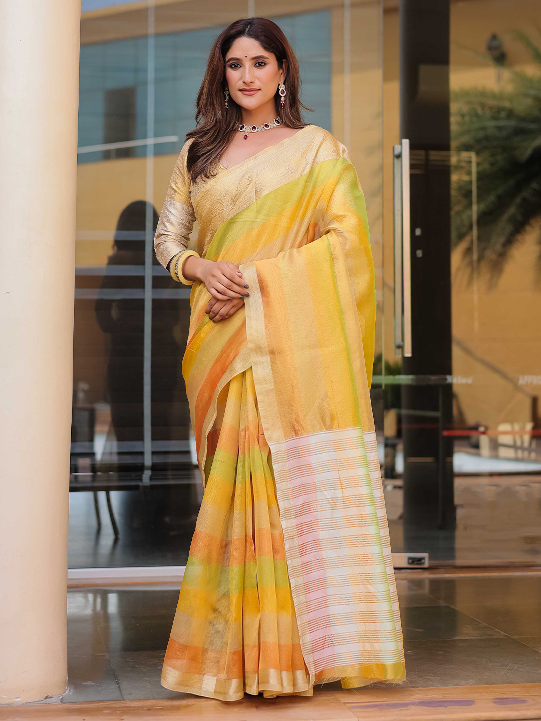 

Mitera Women Striped Zari Banarasi Saree, Gold