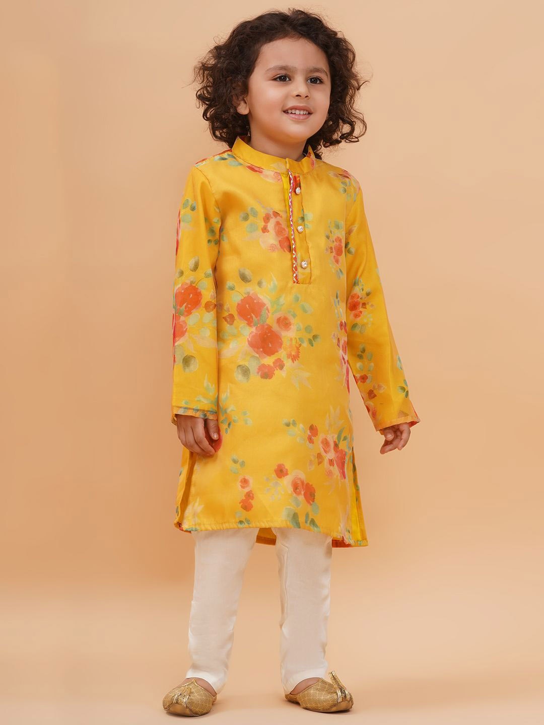

PICCOLO Boys Floral Printed Straight Kurta with Pyjamas, Yellow