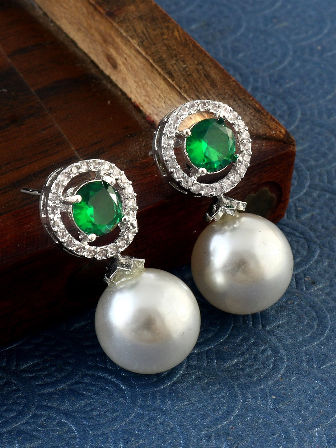 

Jewar Mandi Silver-Plated Cubic Zirconia Studded & Pearls Beaded Circular Drop Earrings