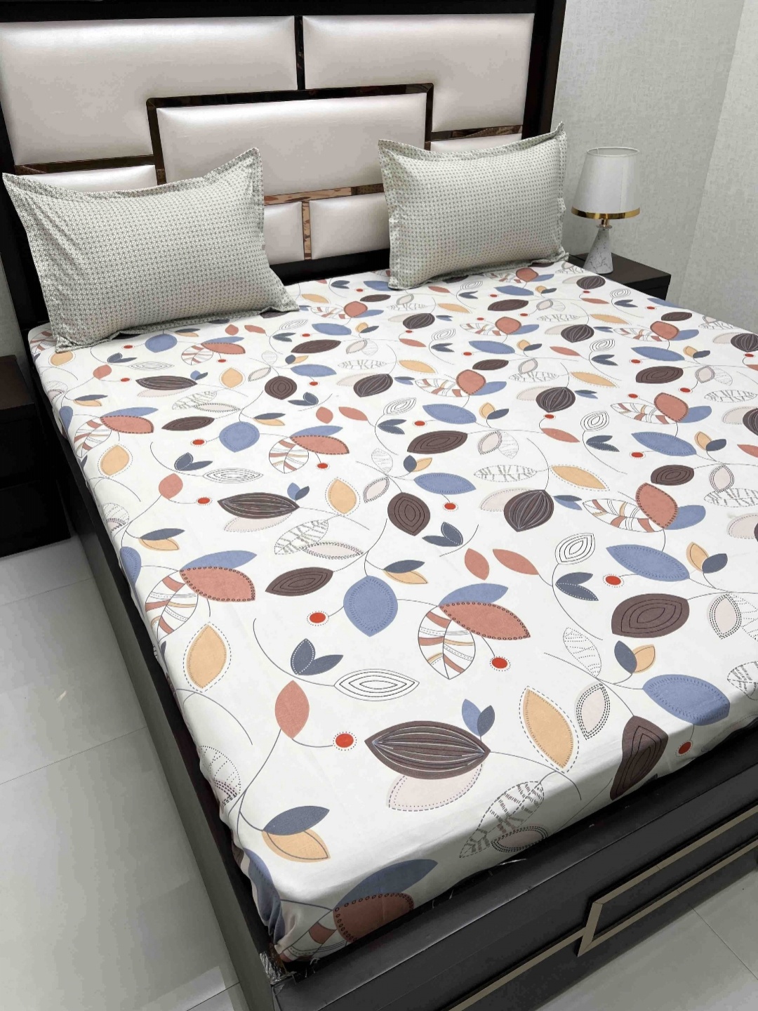 

Pure Decor King Size Double Bed Bedsheet With 2 Pillow Covers 2.74m X 2.74m, White