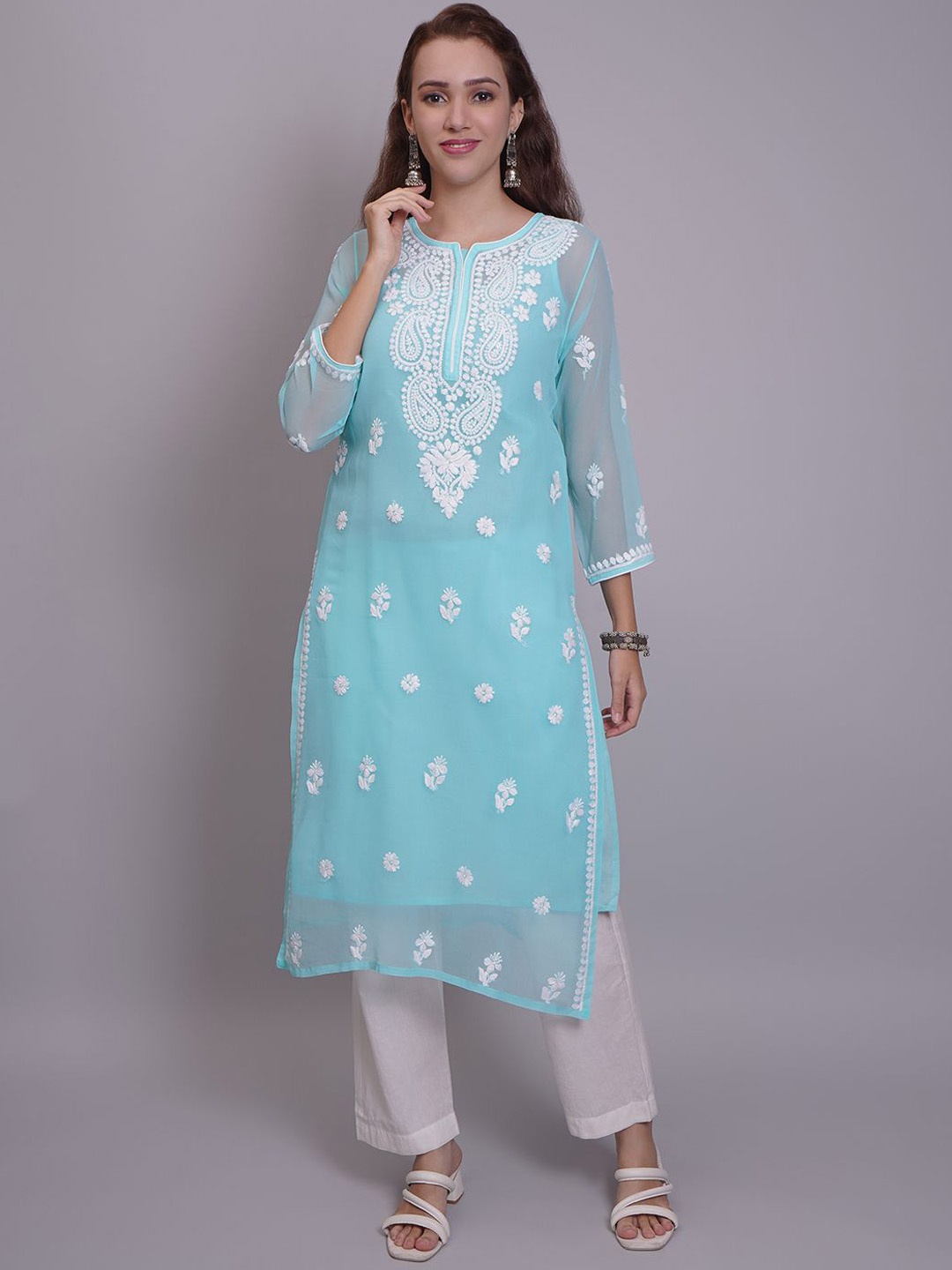 

Seva Chikan Ethnic Motifs Embroidered Round Neck Three Quarter Sleeves Straight Kurta, Sea green