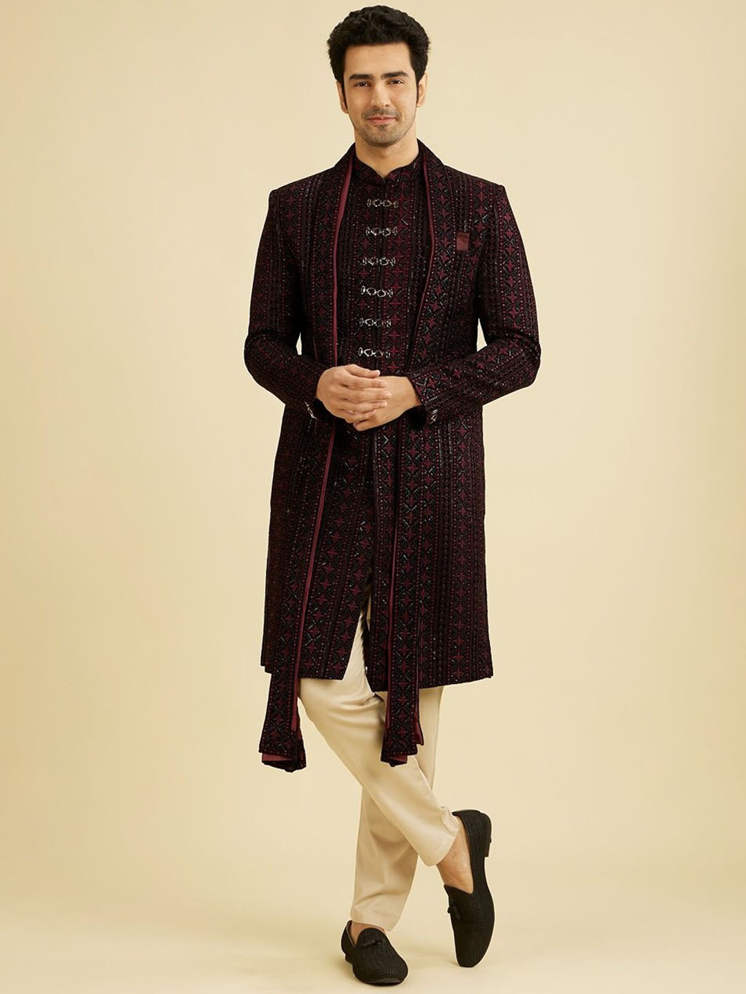 

Manyavar Men Embroidered Sherwani With Dupatta, Purple