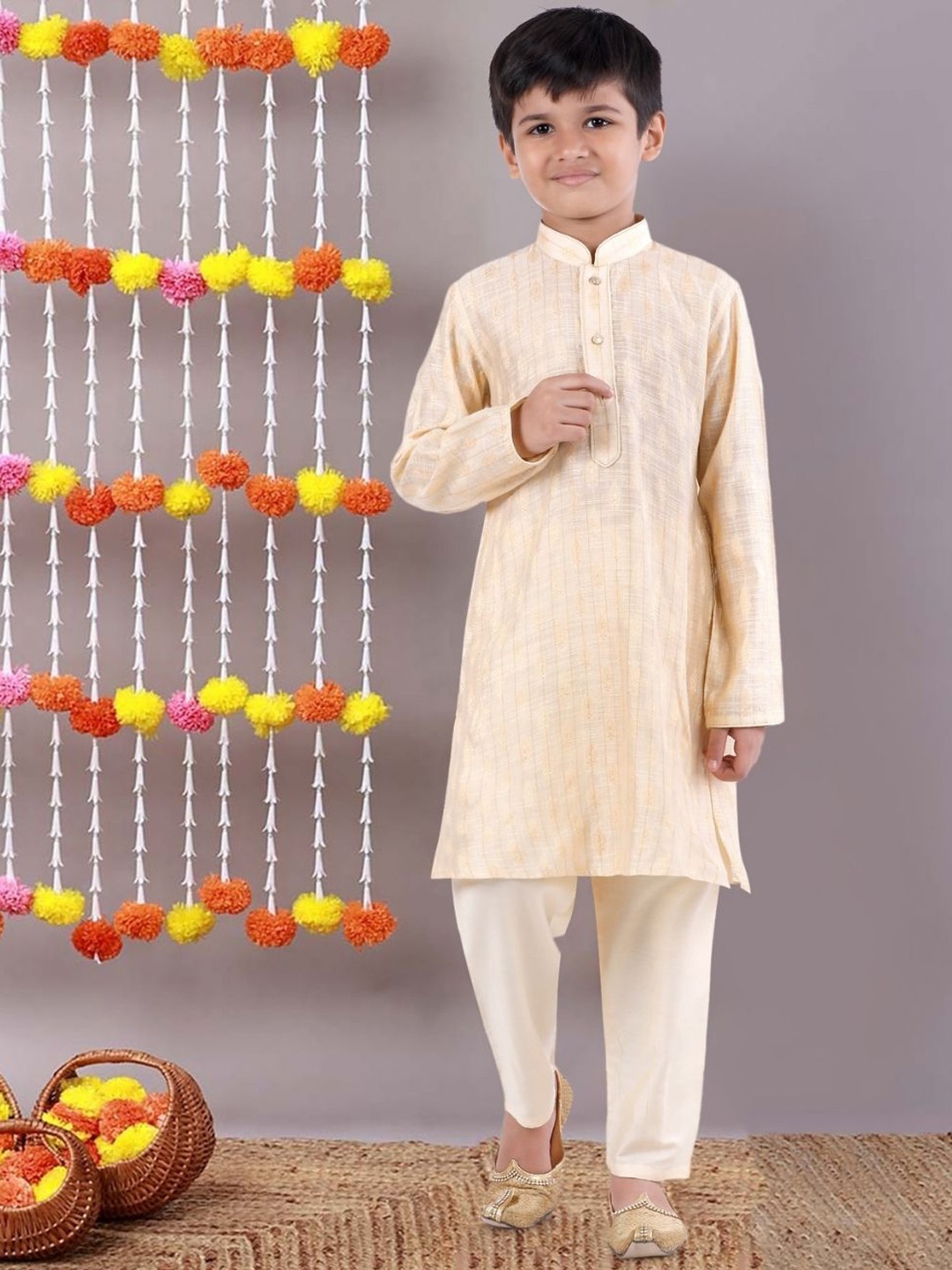 

Pehanaava Boys Ethnic Motifs Woven Design Pure Cotton Kurta With Pyjamas, Gold