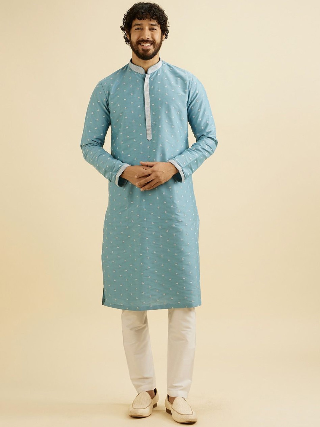 

Manyavar Ethnic Motifs Embroidered Mandarin Collar Kurta With Trousers, Blue