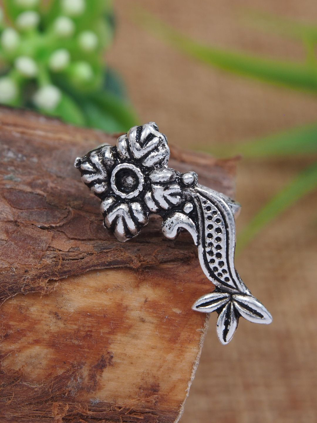 

I Jewels Silver-Plated Oxidised Stud Nosepin