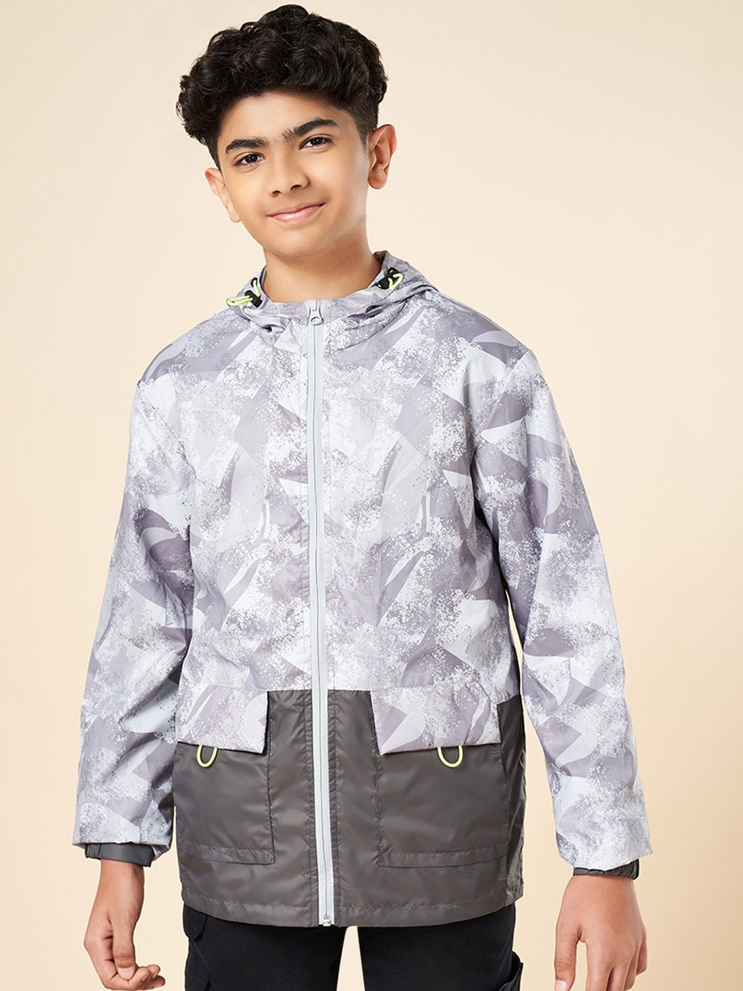

Coolsters by Pantaloons Boys Hooded Colourblocked Casual Bomber Jacket, Off white