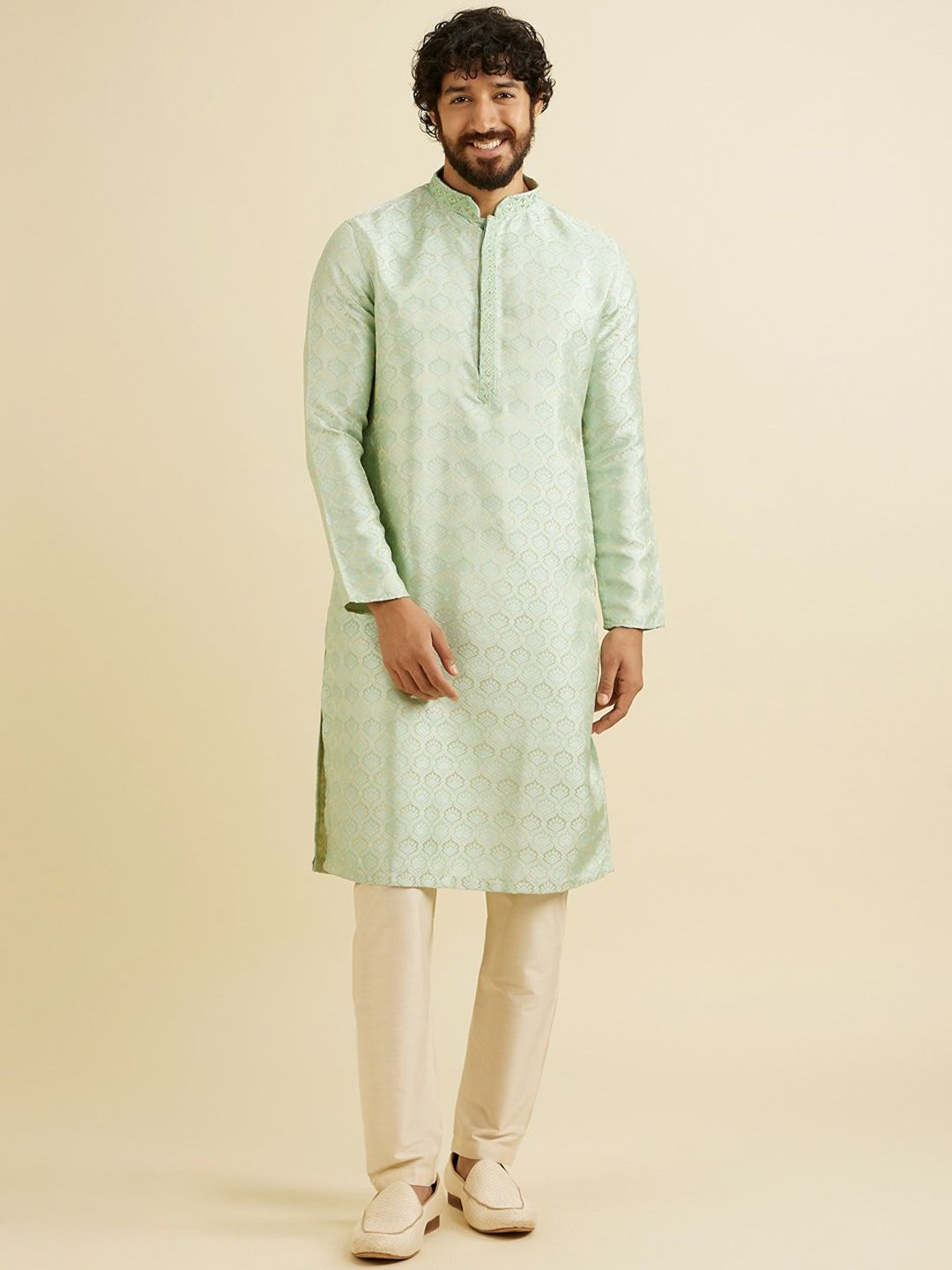 

Manyavar Ethnic Motifs Embroidered Straight Thread Work Kurta with Pyjamas, Green