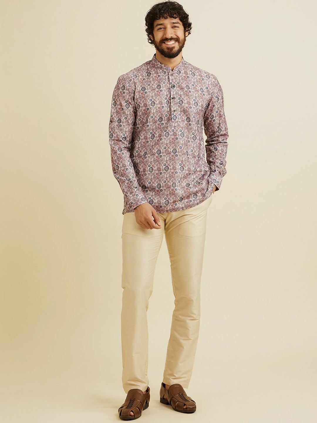

Manyavar Floral Digital Printed Mandarin Collar Straight Short Kurta, Peach