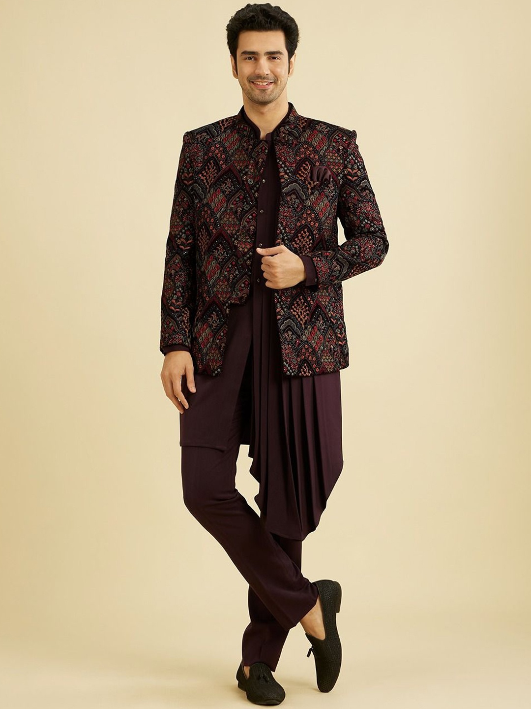 

Manyavar Men Ethnic Motifs Embroidered Sherwani Set, Black