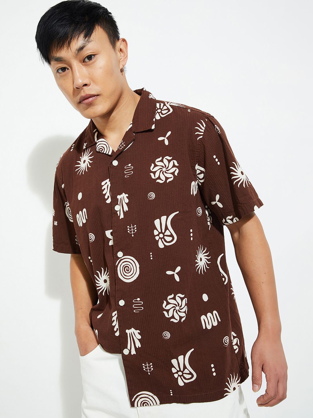 

Max URB_N Men Regular Fit Printed Resort Shirt, Brown