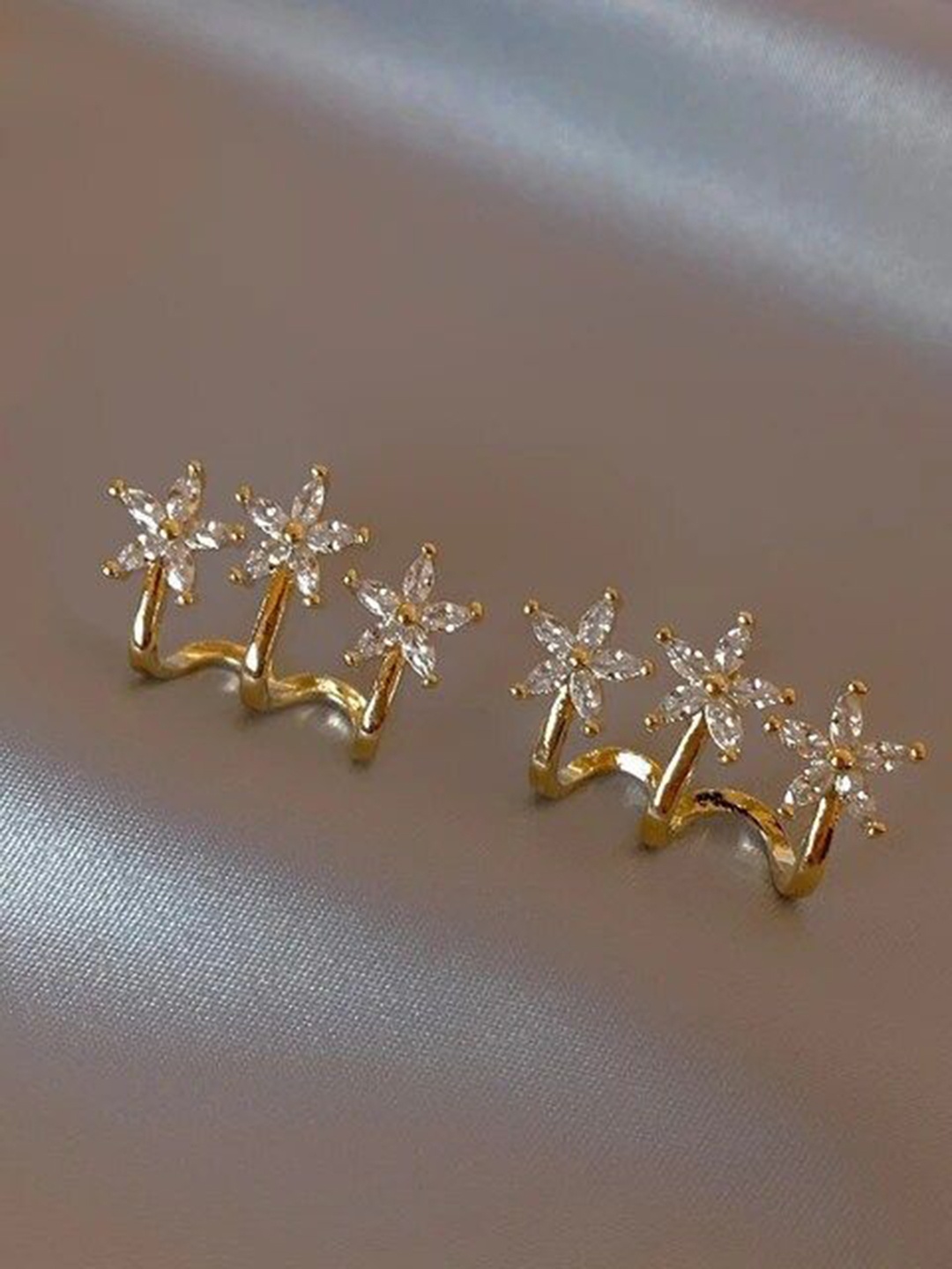 

YU FASHIONS Geometric Drop Earrings, Gold
