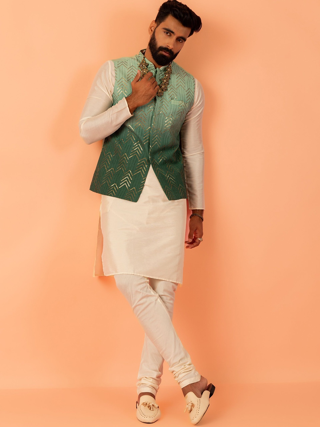 

KISAH Mandarin Collar Straight Kurta with Churidar & Embroidered Nehru jacket, Green