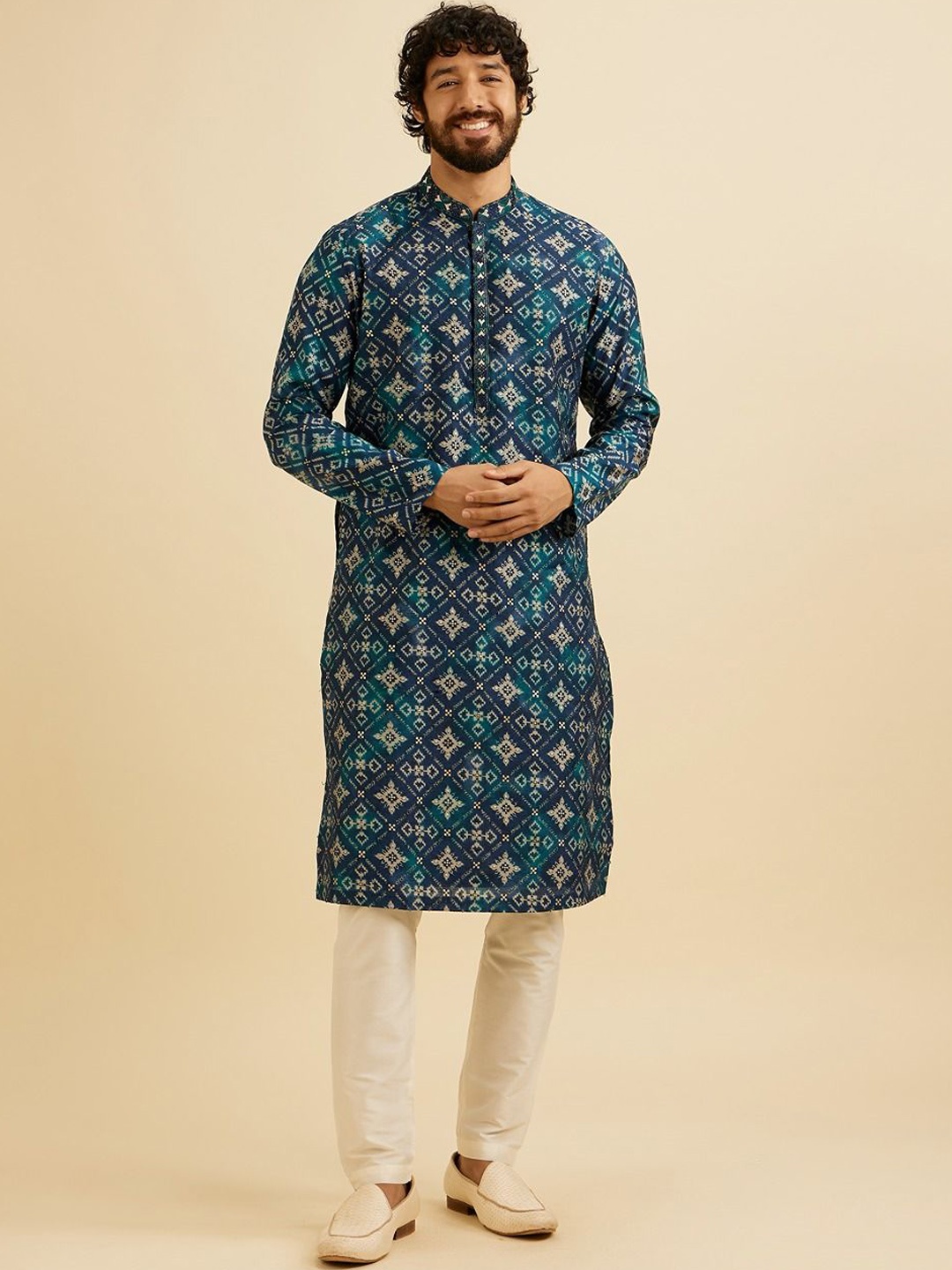 

Manyavar Ethnic Motifs Printed Straight Kurta with Pyjamas, Blue