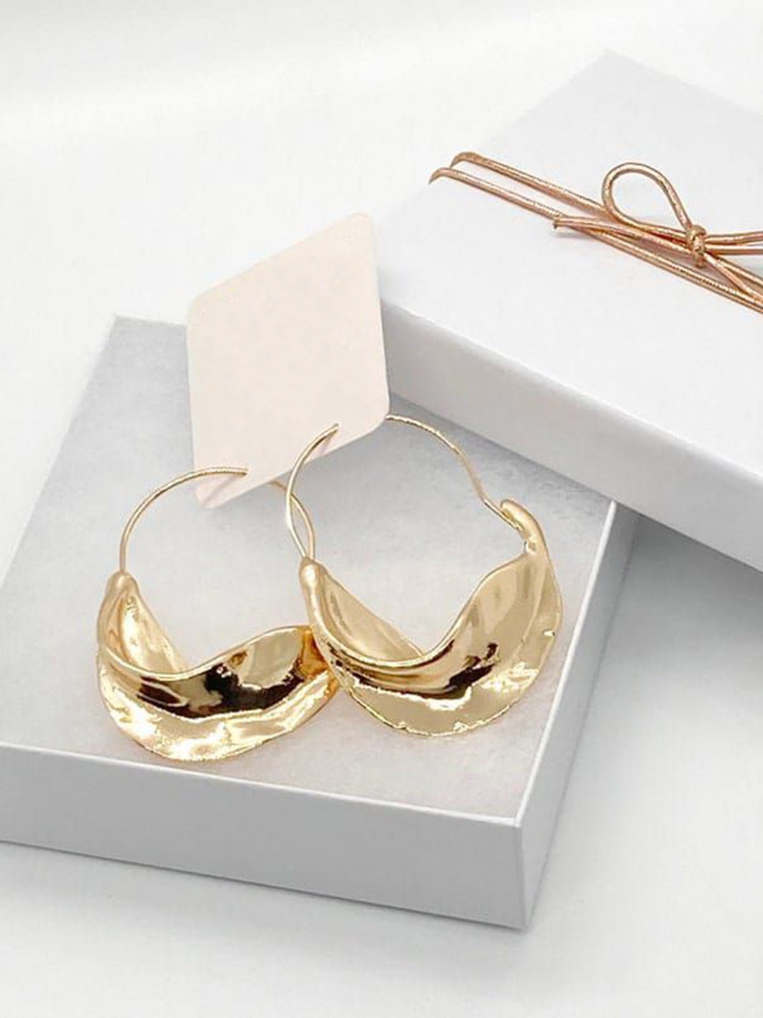 

YU FASHIONS Gold-Plated Geometric Drop Earrings