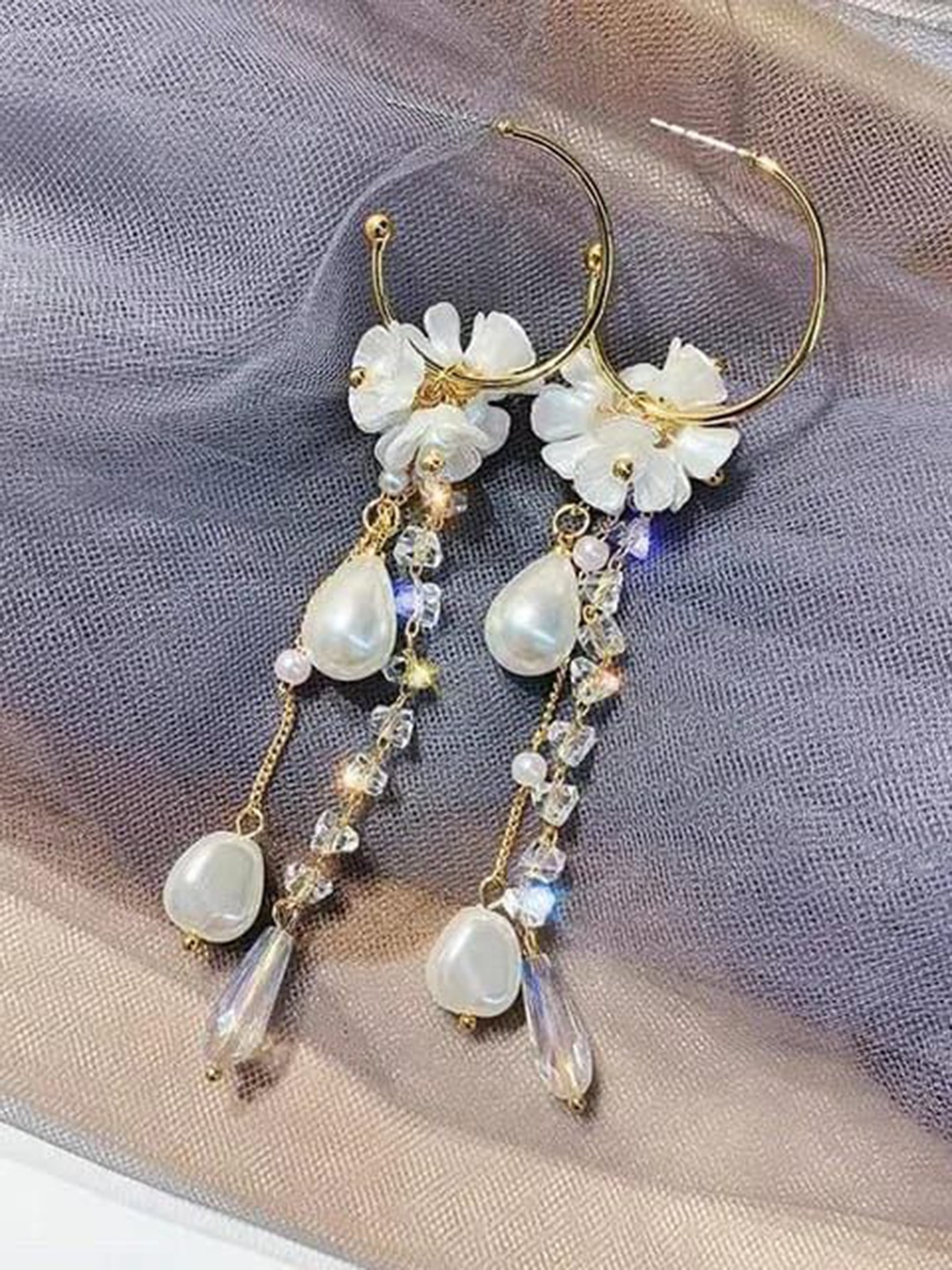 

YU FASHIONS Gold-Plated Pearls Beaded Contemporary Drop Earrings