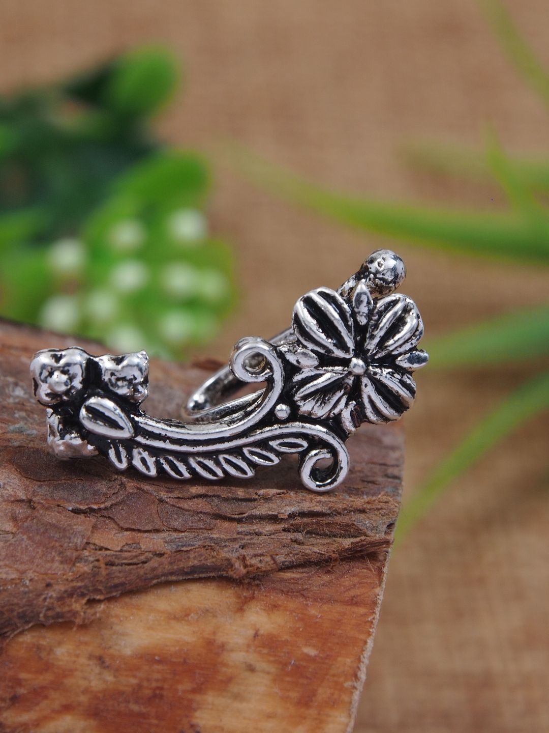 

I Jewels Silver-Plated Oxidised Stud Nosepin