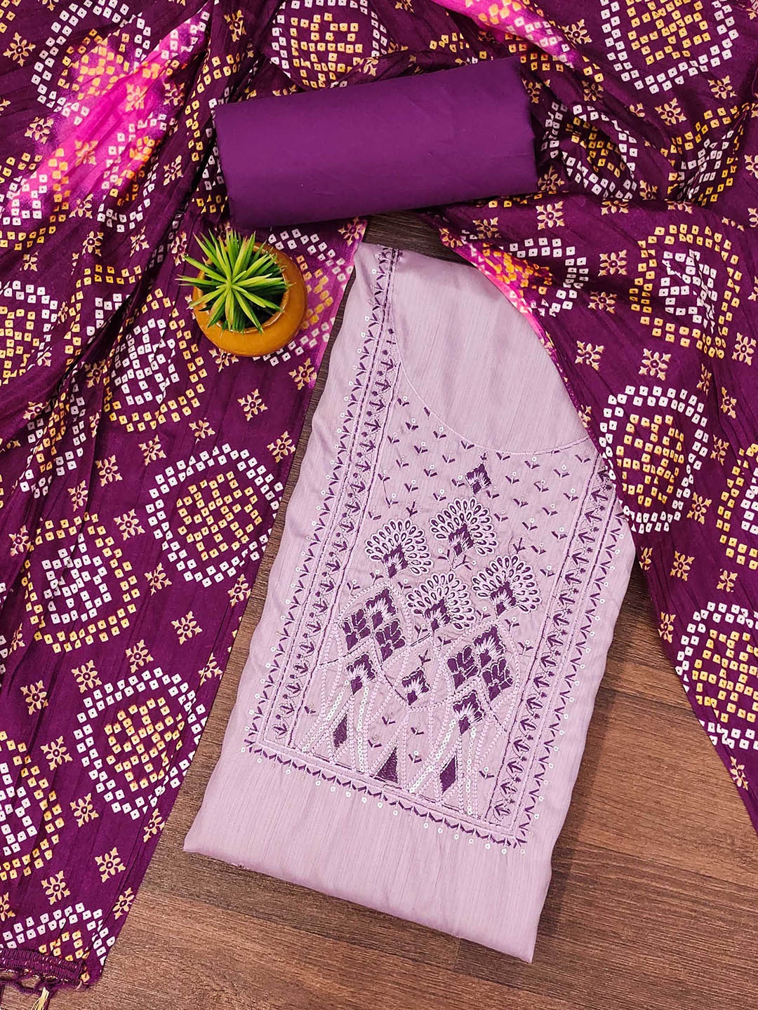 

KALINI Bandhani Embroidered Sequinned Detail Unstitched Dress Material, Pink