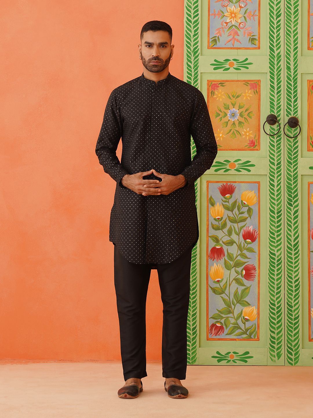 

TheEthnic.Co Geometric Embroidered Sequinned Mandarin Collar A-Line Kurta, Black