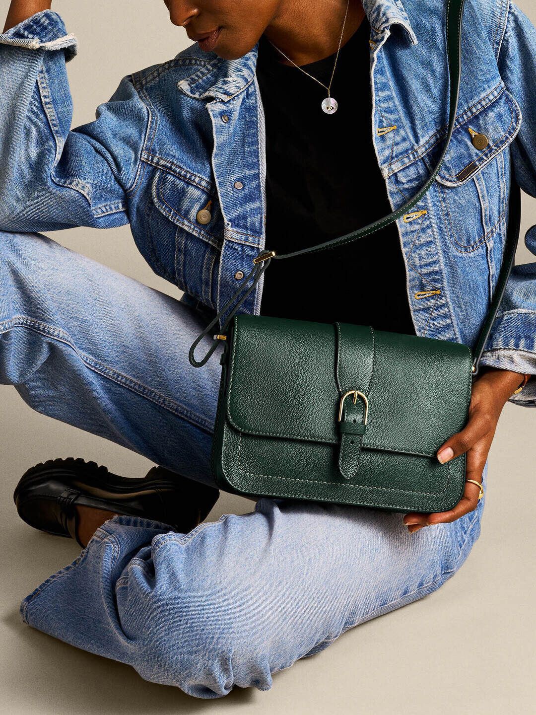 

Fossil Women Solid Crossbody Sling Bag, Teal