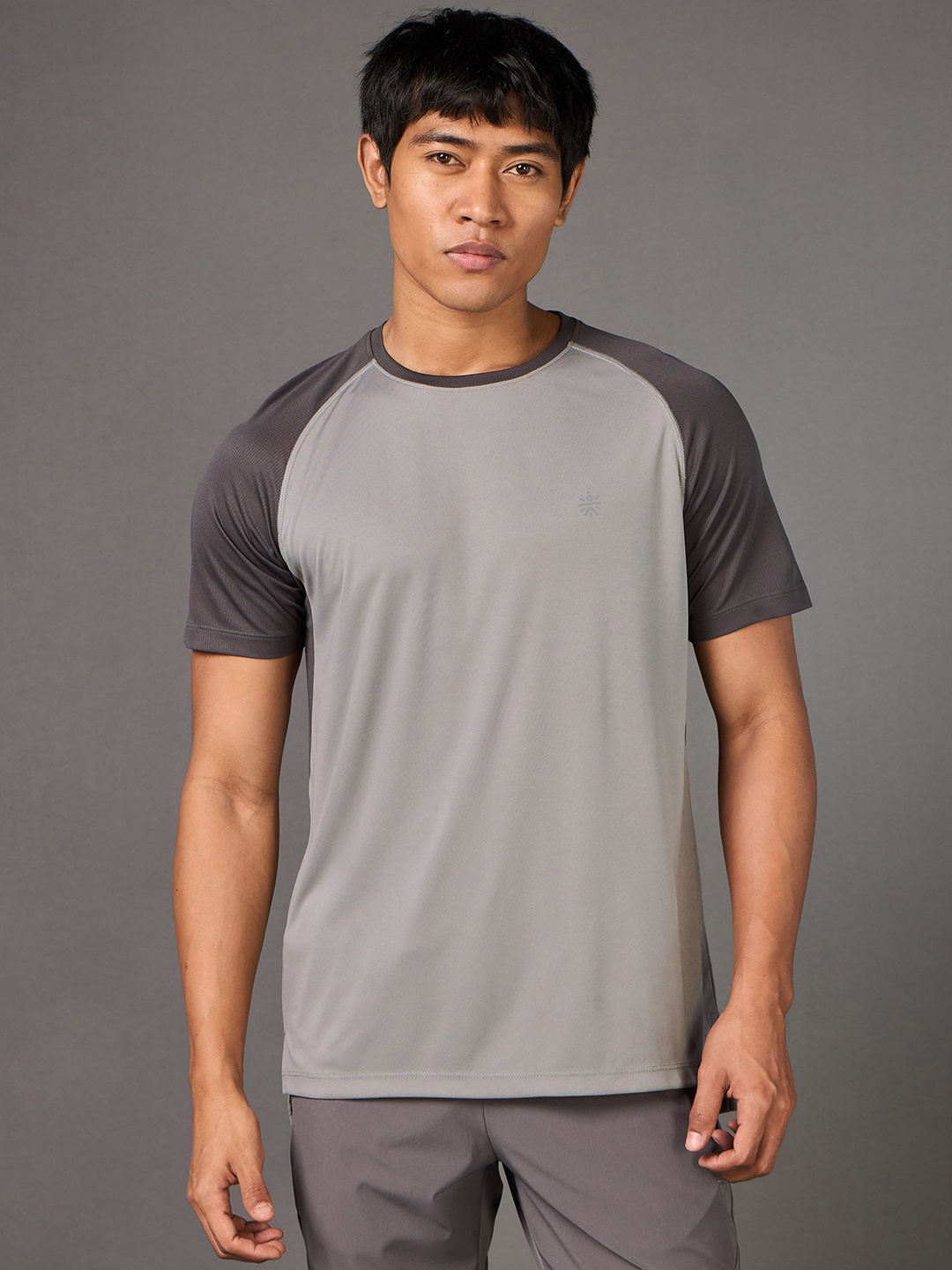 

CULT Raglan Sleeves Moisture Wicking Warm-Up Running Sports T-shirt, Grey