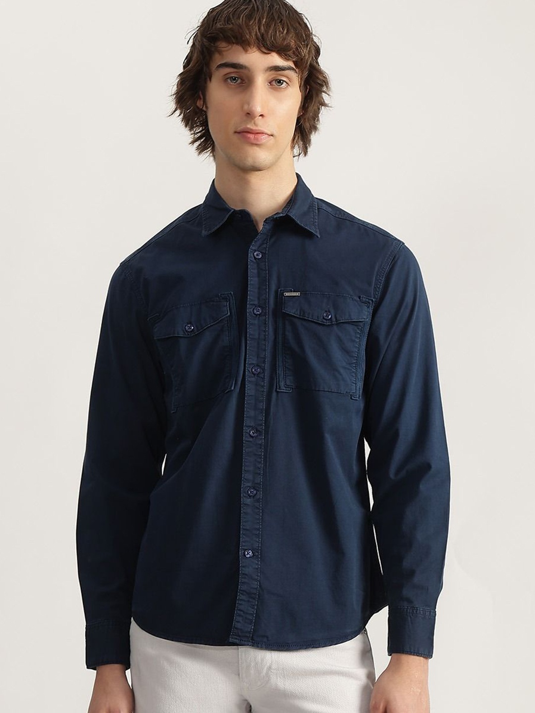 

Iconic Men Spread Collar Solid Cotton Casual Shirt, Navy blue