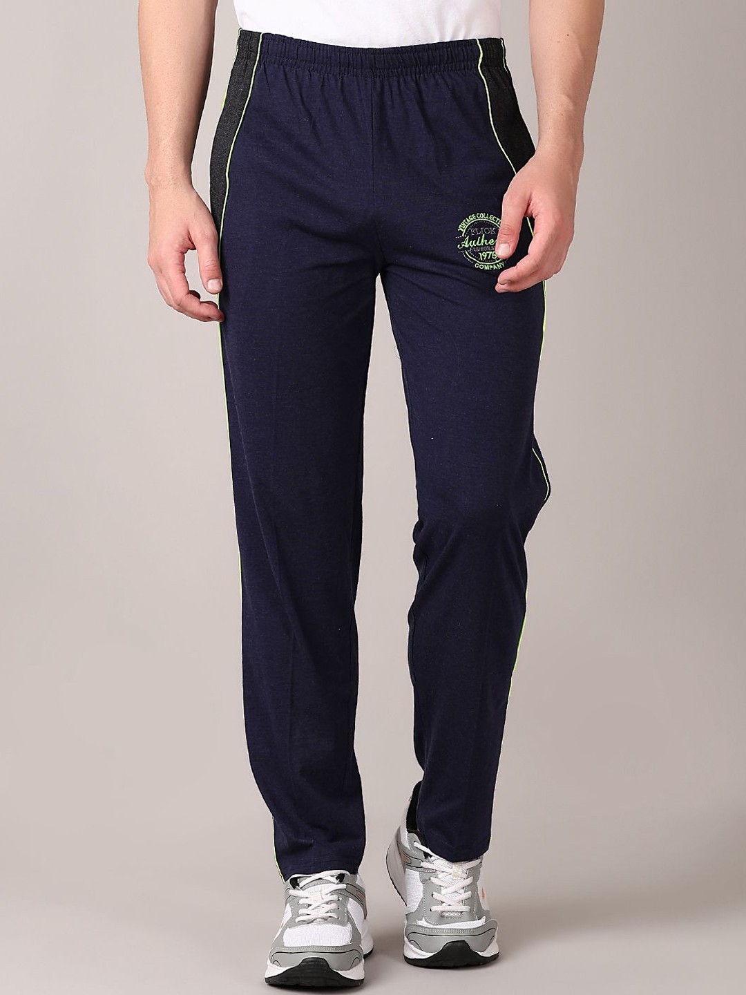 

V-Mart Men Brand Logo Mid-Rise Track Pants, Black
