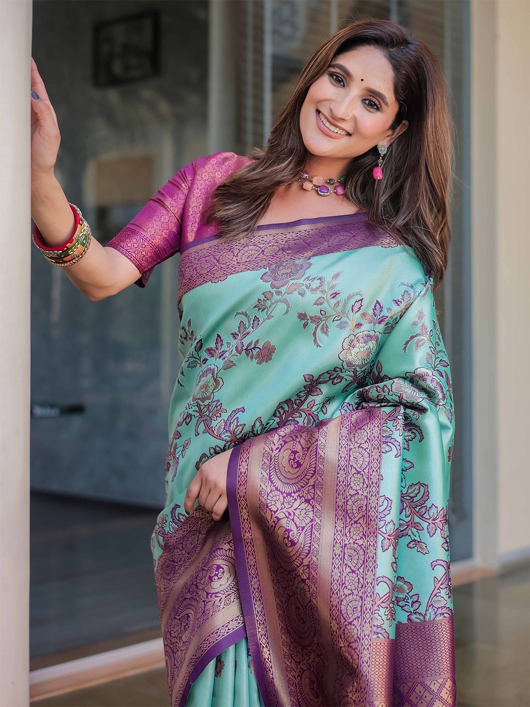 

Mitera Floral Zari Dharmavaram Saree, Teal