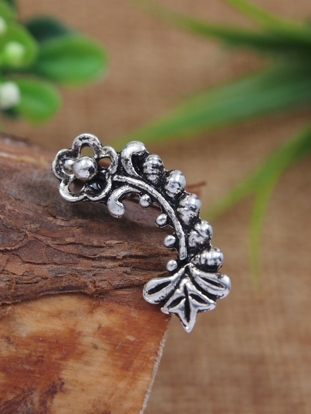 

I Jewels Silver-Plated Oxidised Stud Nosepin