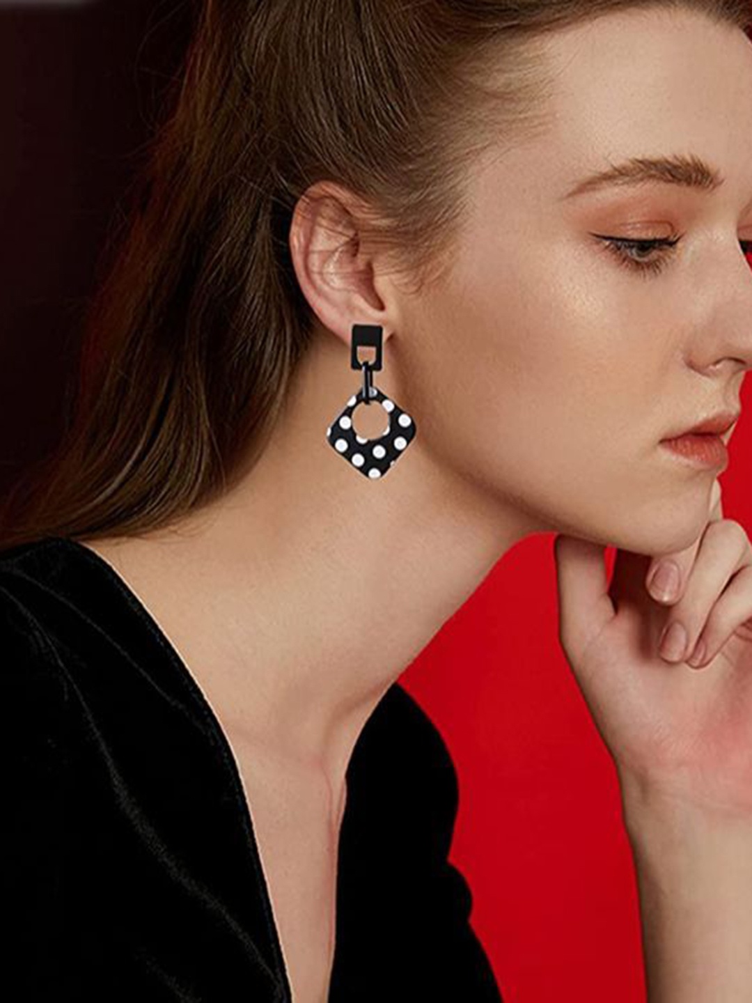 

YU FASHIONS Geometric Drop Earrings, Black