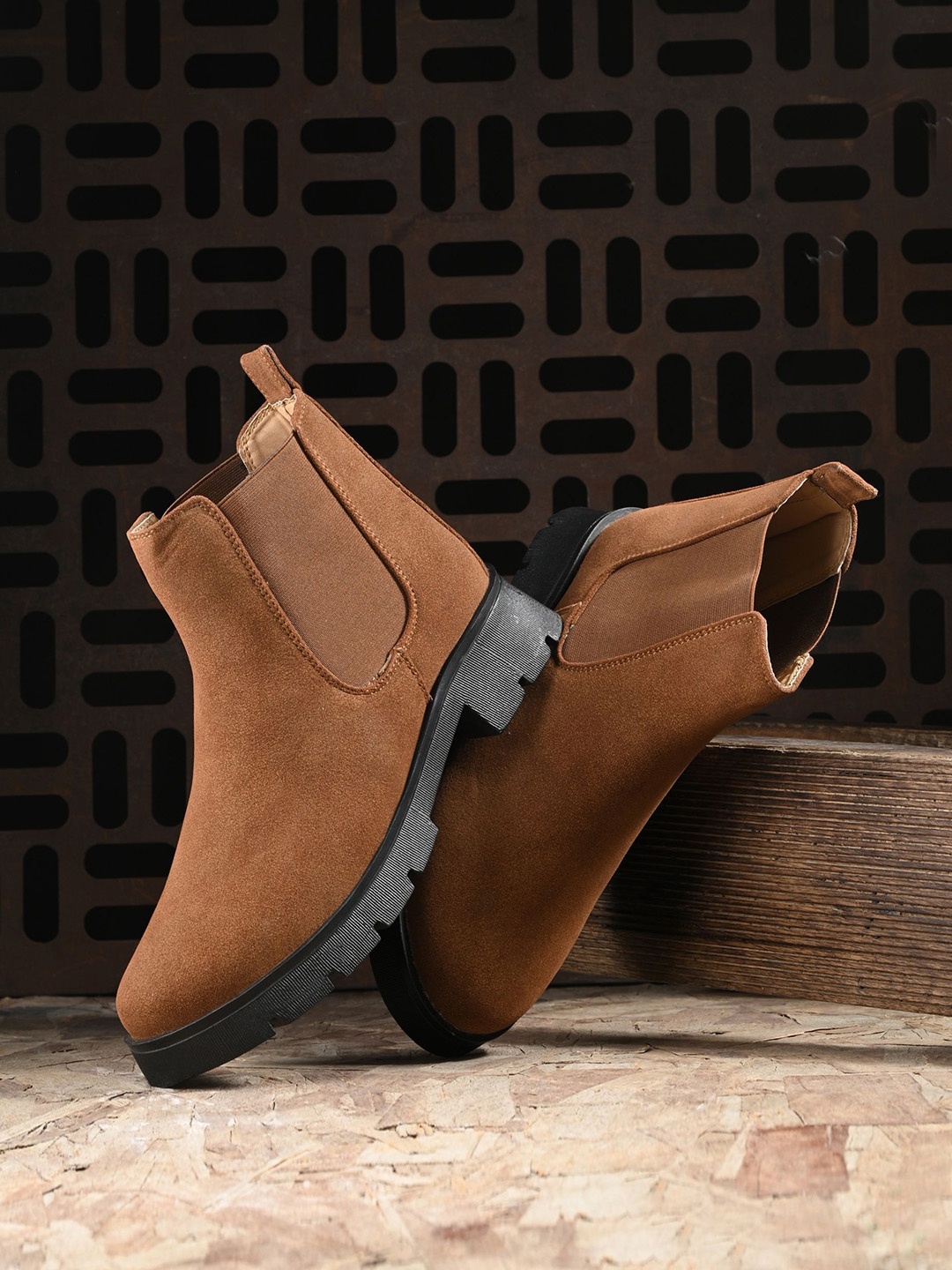 

The Roadster Lifestyle Co Women Block Heeled Chelsea Boots, Tan