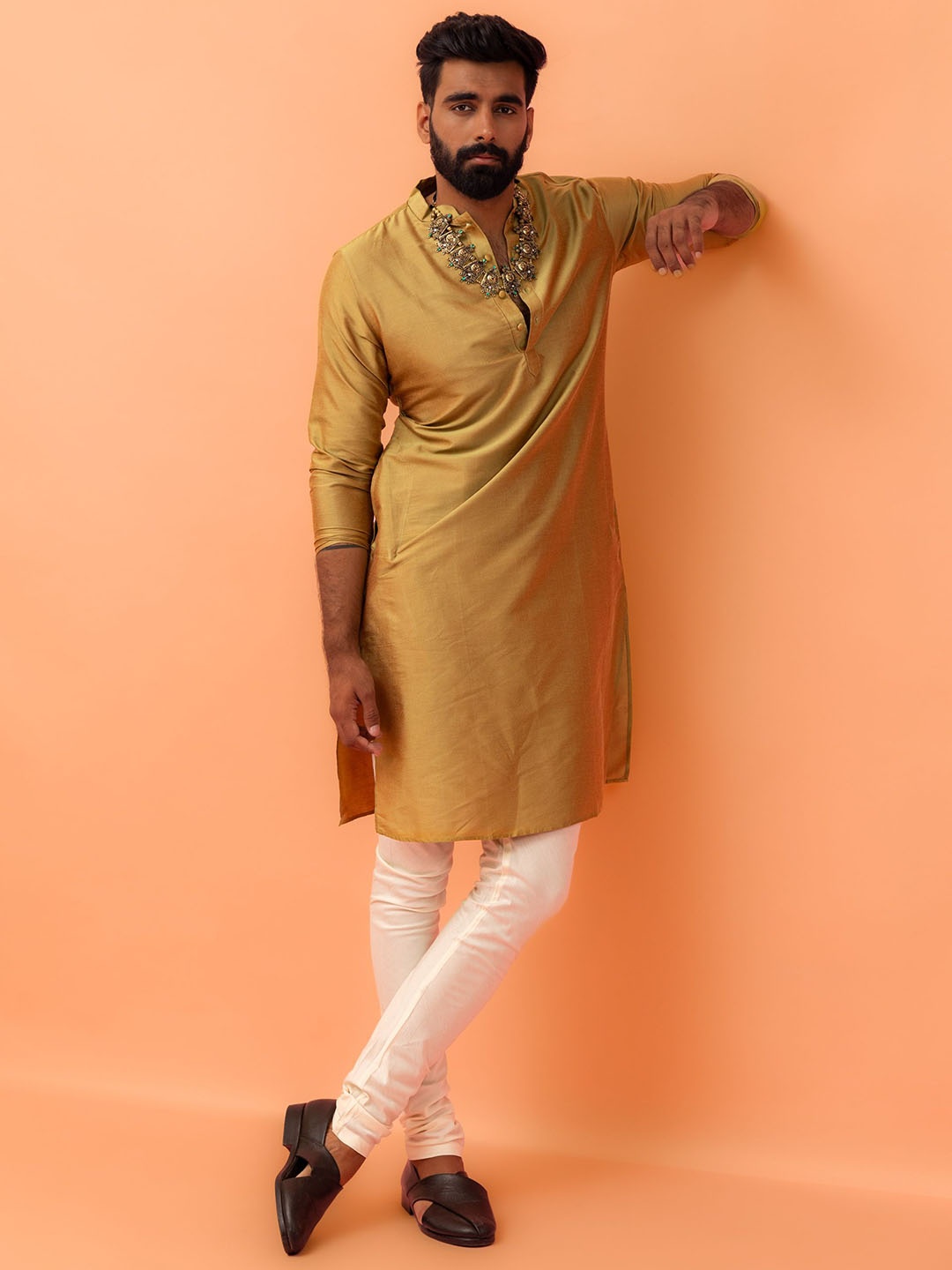 

KISAH Straight Kurta with Churidar, Green