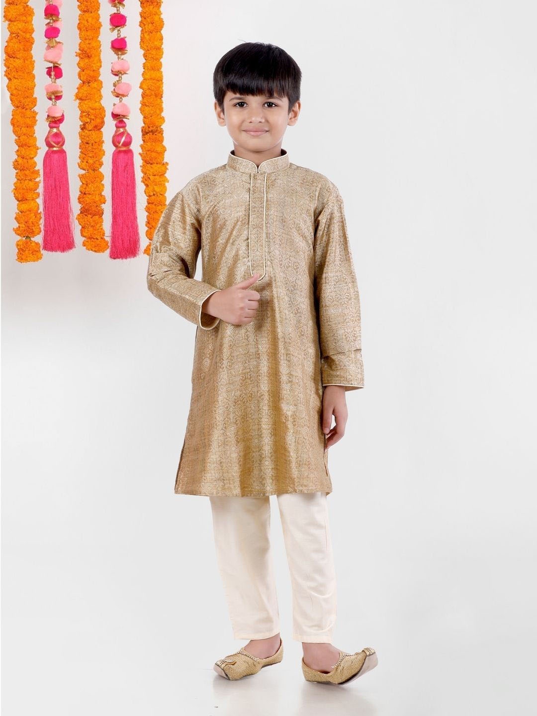 

Pehanaava Boys Ethnic Motifs Woven Design Mandarin Collar Pure Cotton Kurta & Pyjama, Gold