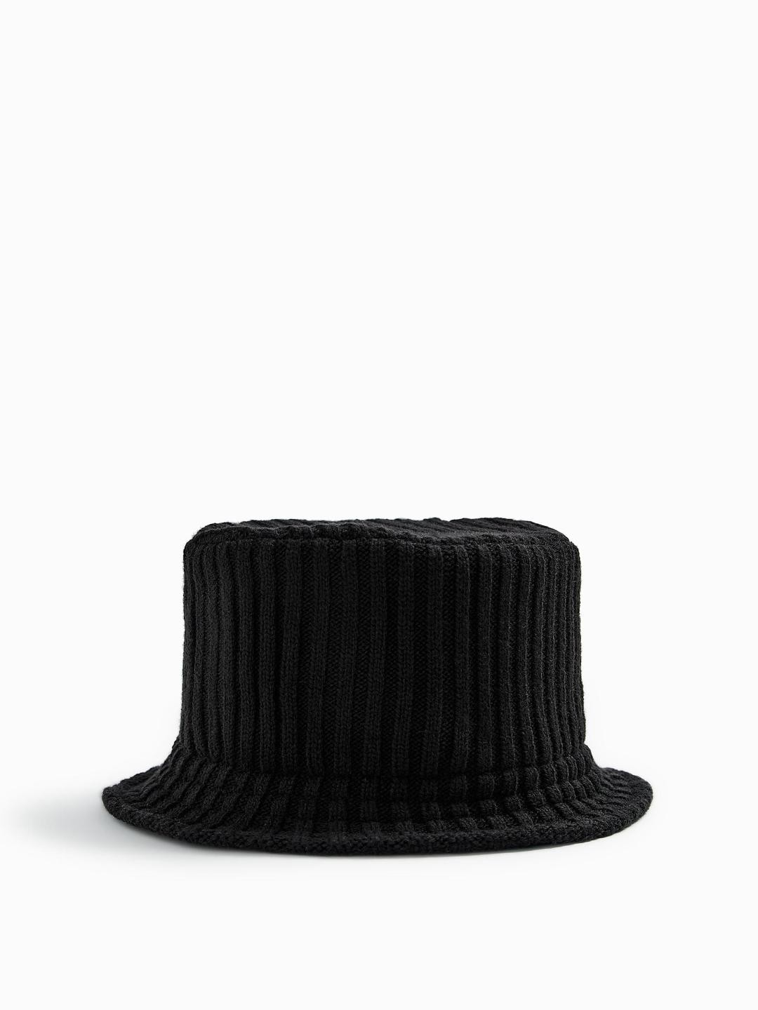 

ZARA Men Black Hat