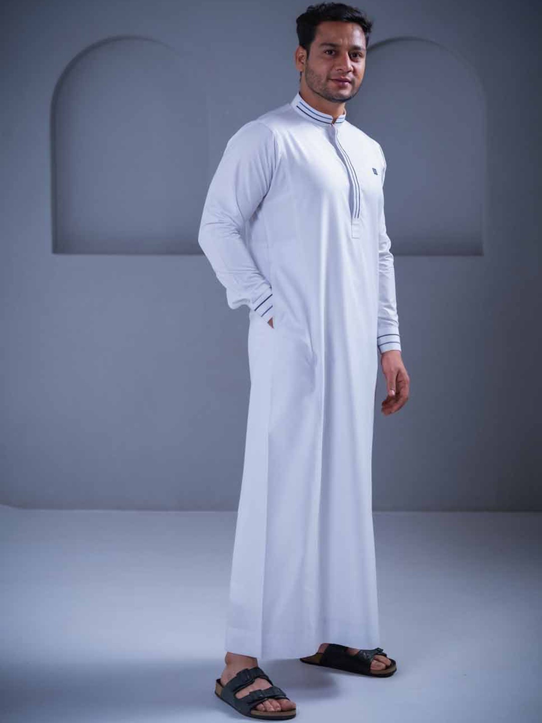 

MASHROO Kugu Mandarin Collar Straight Thobe, White