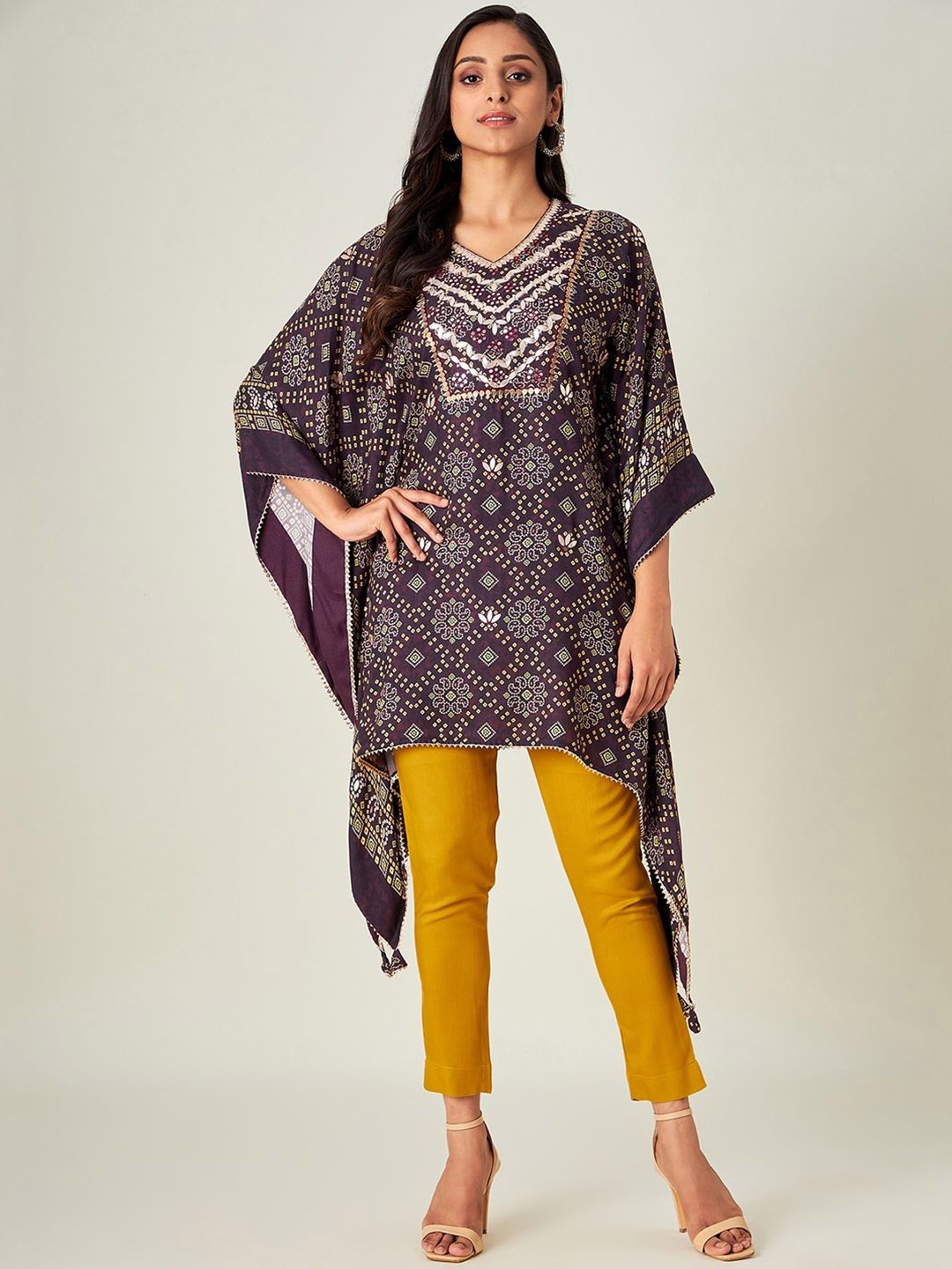 

The Kaftan Company Bandhani Printed Three-Quarter Sleeves Sequinned Kaftan Kurta, Burgundy