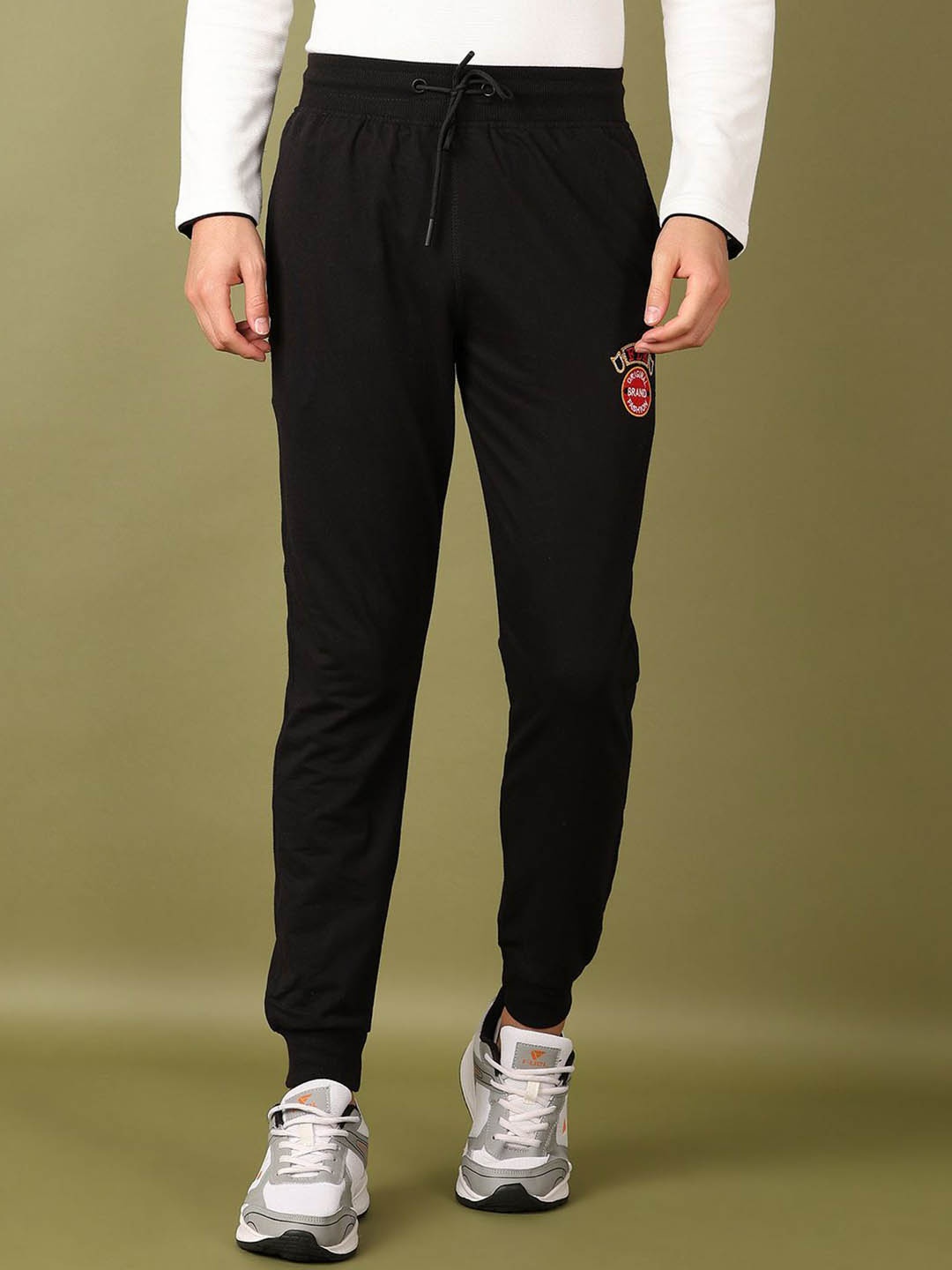 

V-Mart Men Cotton Mid-Rise Joggers, Black