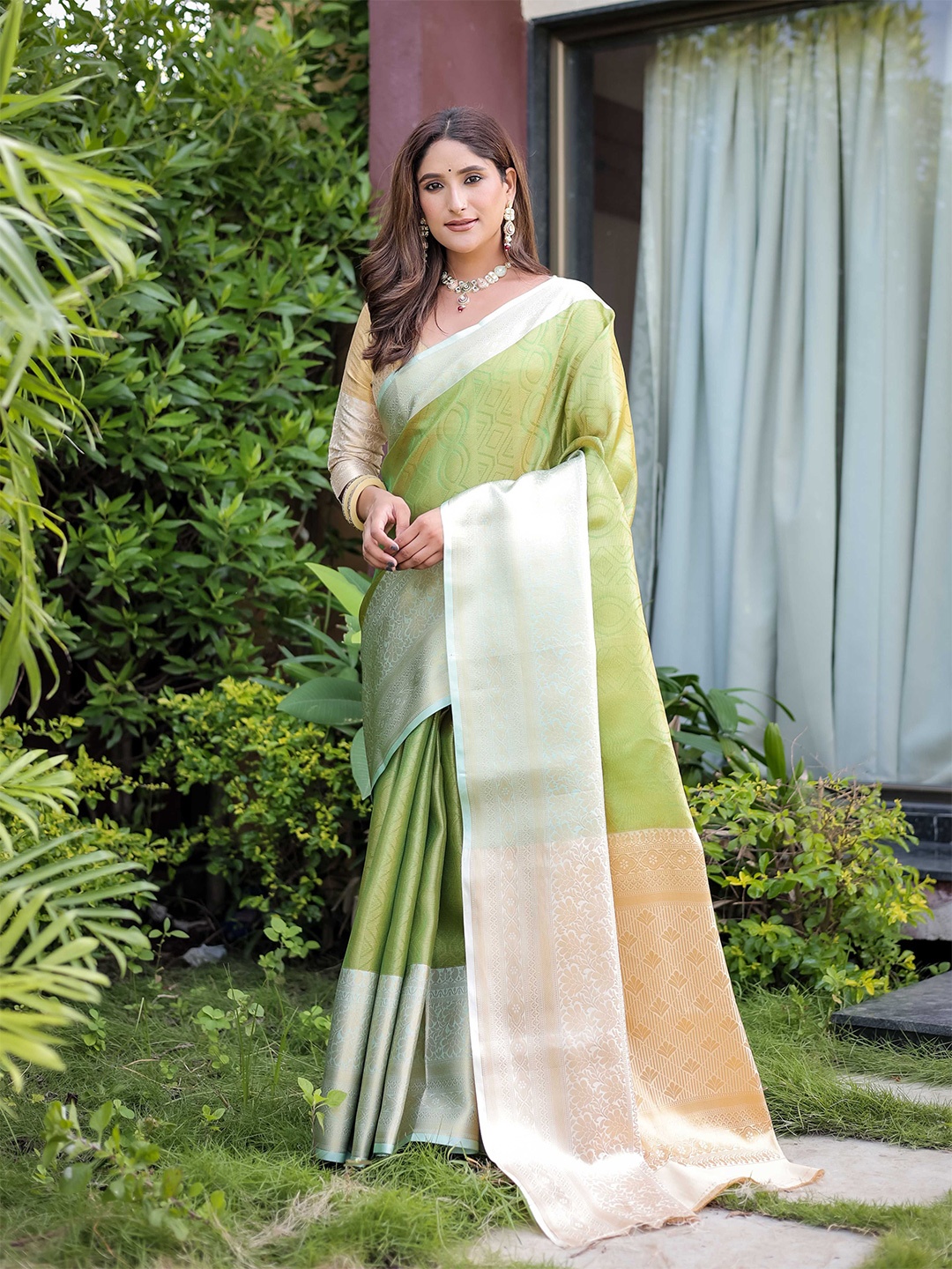 

Mitera Woven Design Zari Banarasi Saree, Green