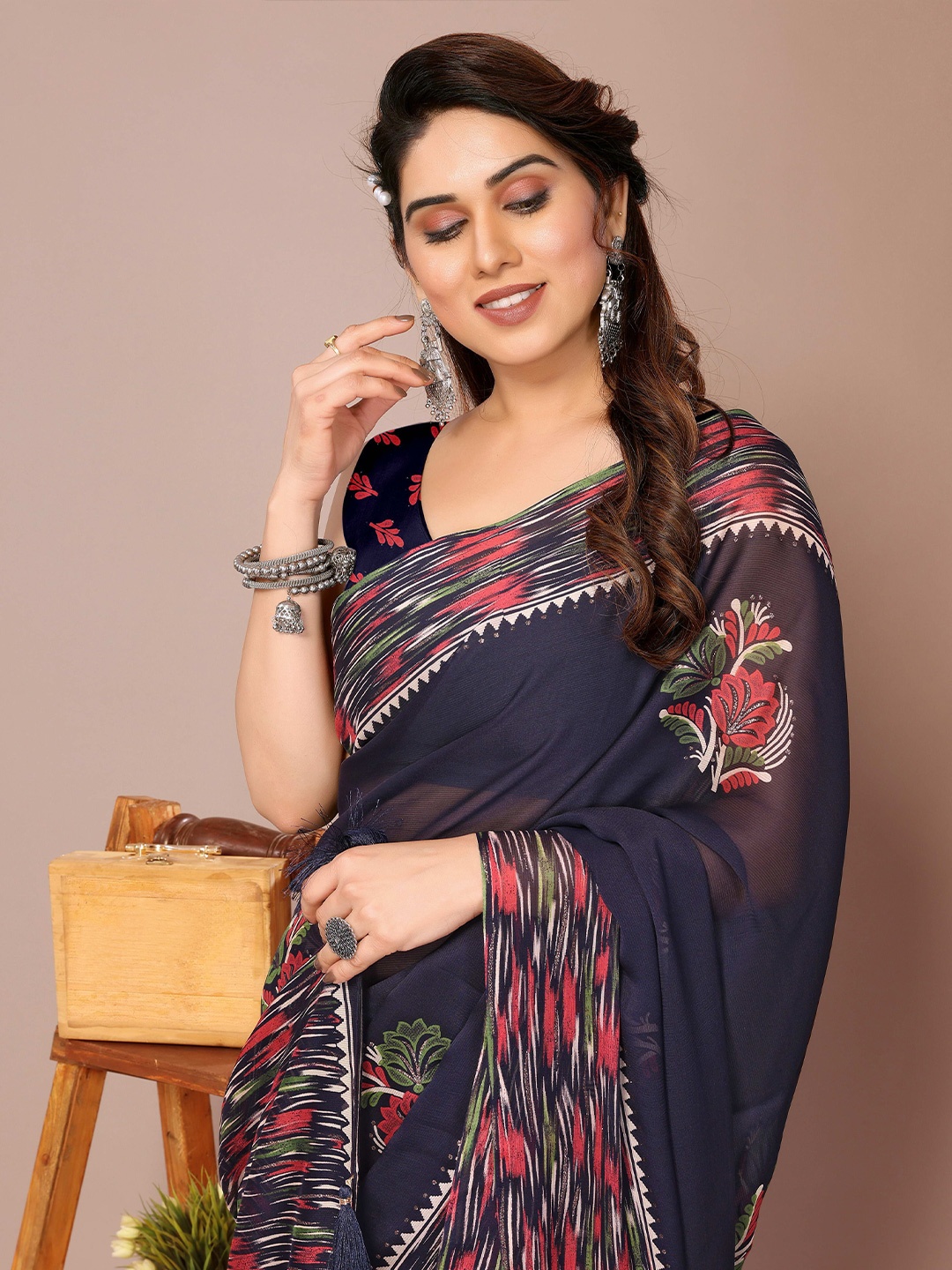 

MIRCHI FASHION Floral Block Printed Saree, Navy blue