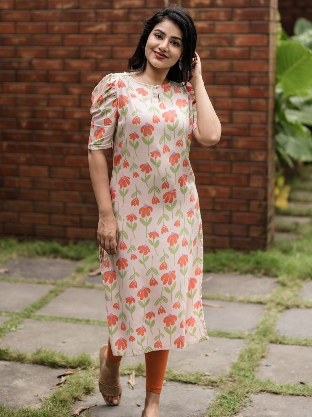 

HAY Floral Printed Keyhole Neck Puff Sleeves Straight Kurta, Pink