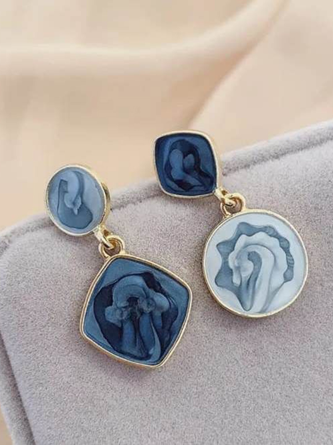 

YU FASHIONS Geometric Drop Earrings, Blue