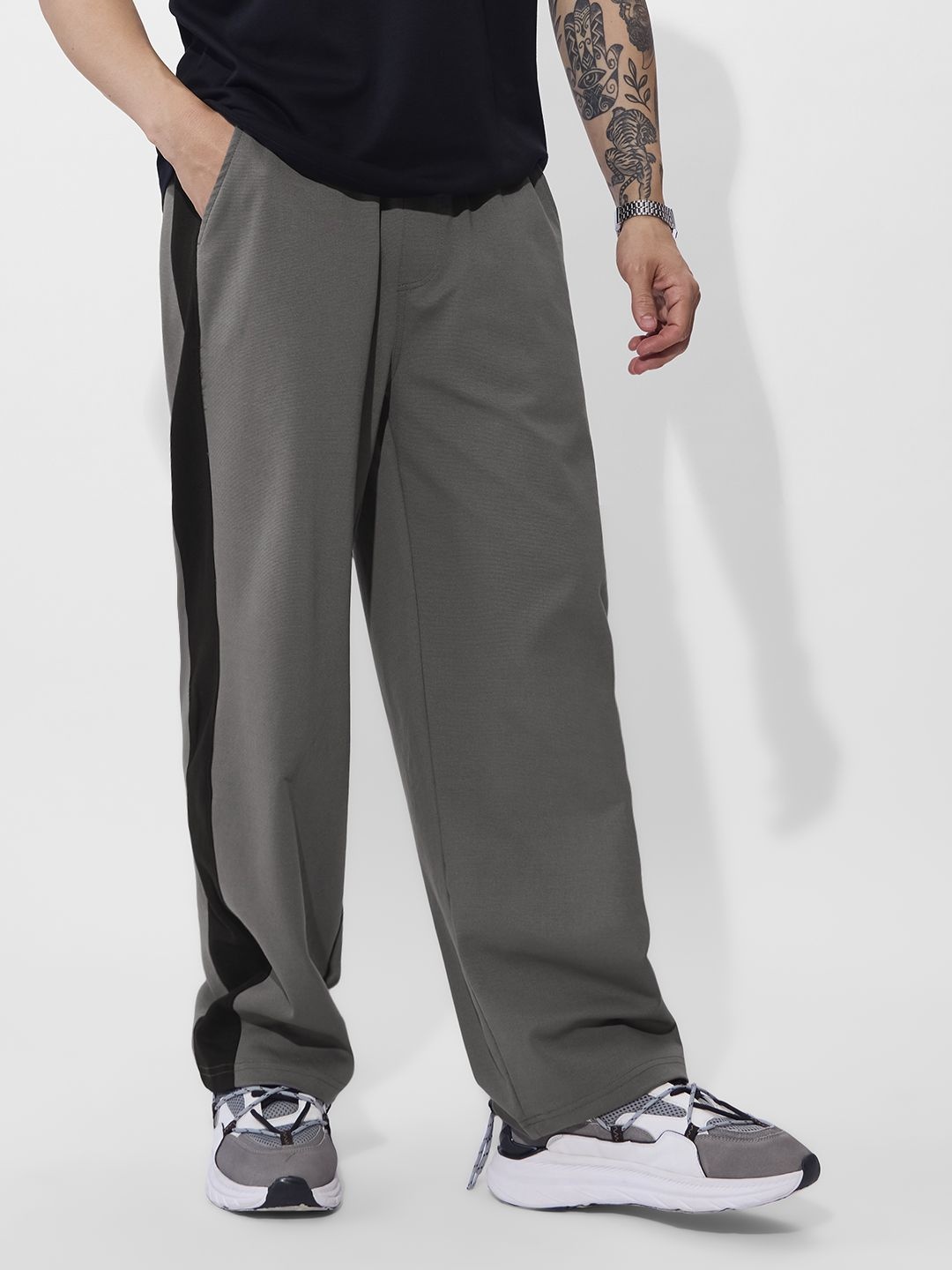 

The Souled Store Men Mid-Rise Track Pants, Grey