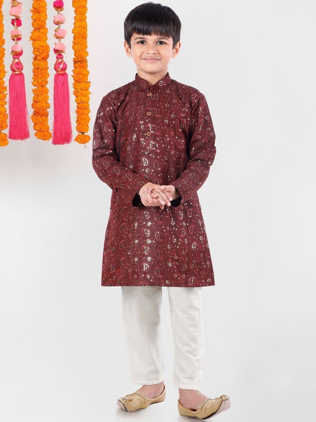 

Pehanaava Boys Paisley Embroidered Sequined Straight Pure Cotton Kurta With Pyjamas, Burgundy