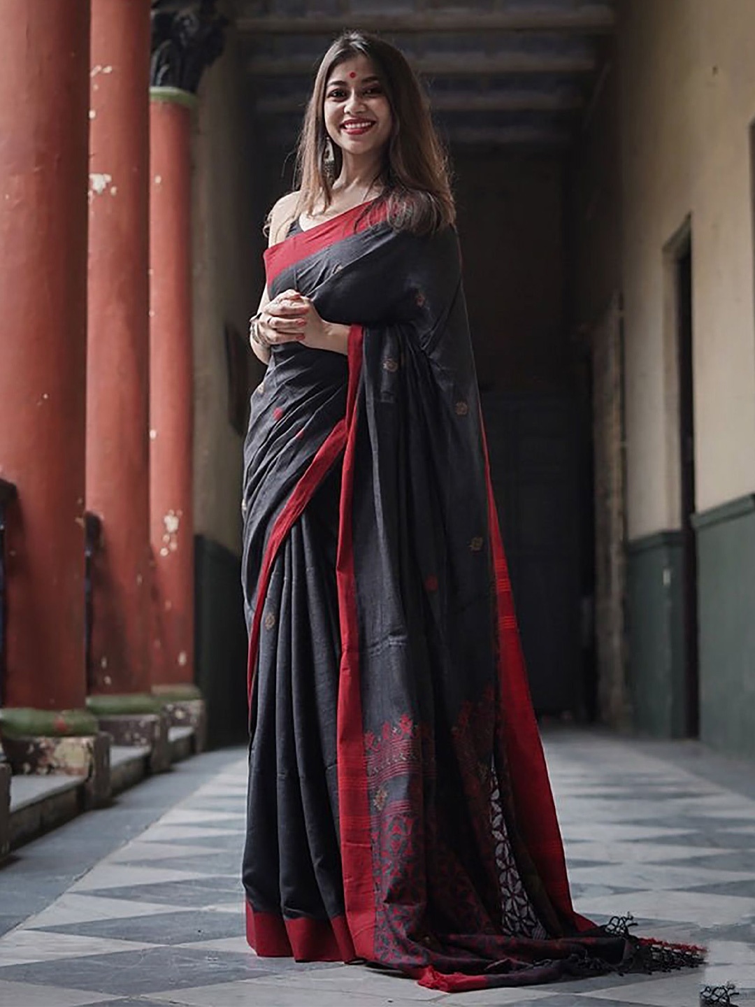 

KALINI Women Woven Design Banarasi Saree, Black